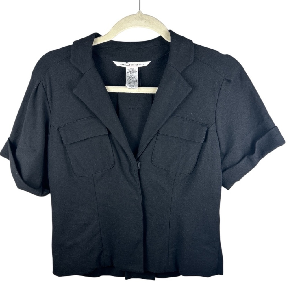 Diane Von Furstenberg Black Short Sleeved top | size 6